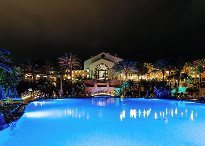 R2里卡尔马酒店 4*